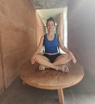 18h Hatha Raja Vinyasa-Ioga. A càrrec de Thania Paulina
